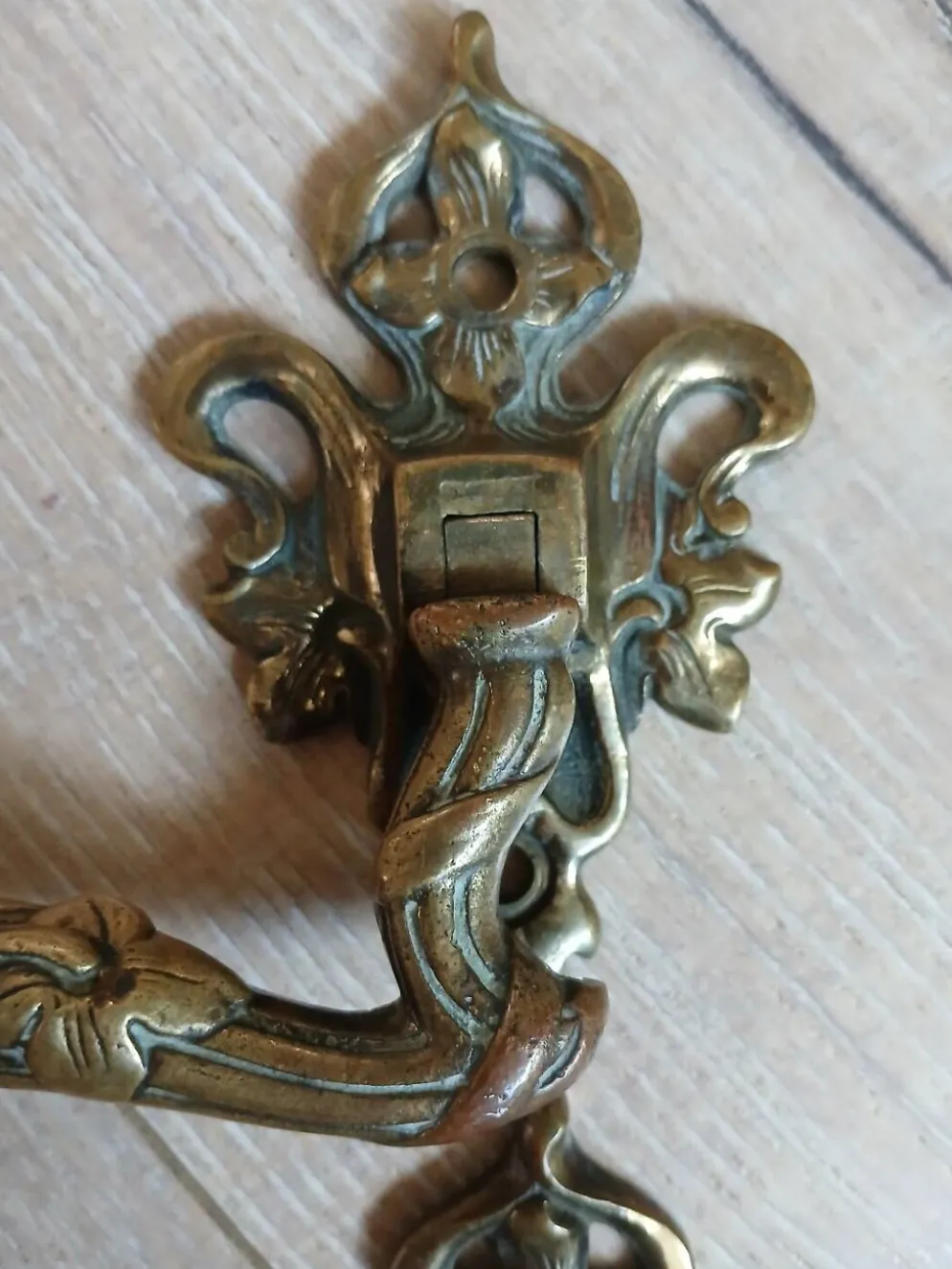 Paire de poignées en bronze L.Pinet