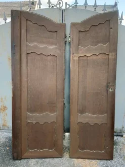 paire de porte d armoire ancienne en chene
