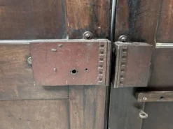 Paire de portes a deux panneaux en noyer massif XVIII siècle