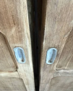 Paire de portes d’armoire