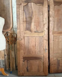Paire de portes d’armoire anciennes
