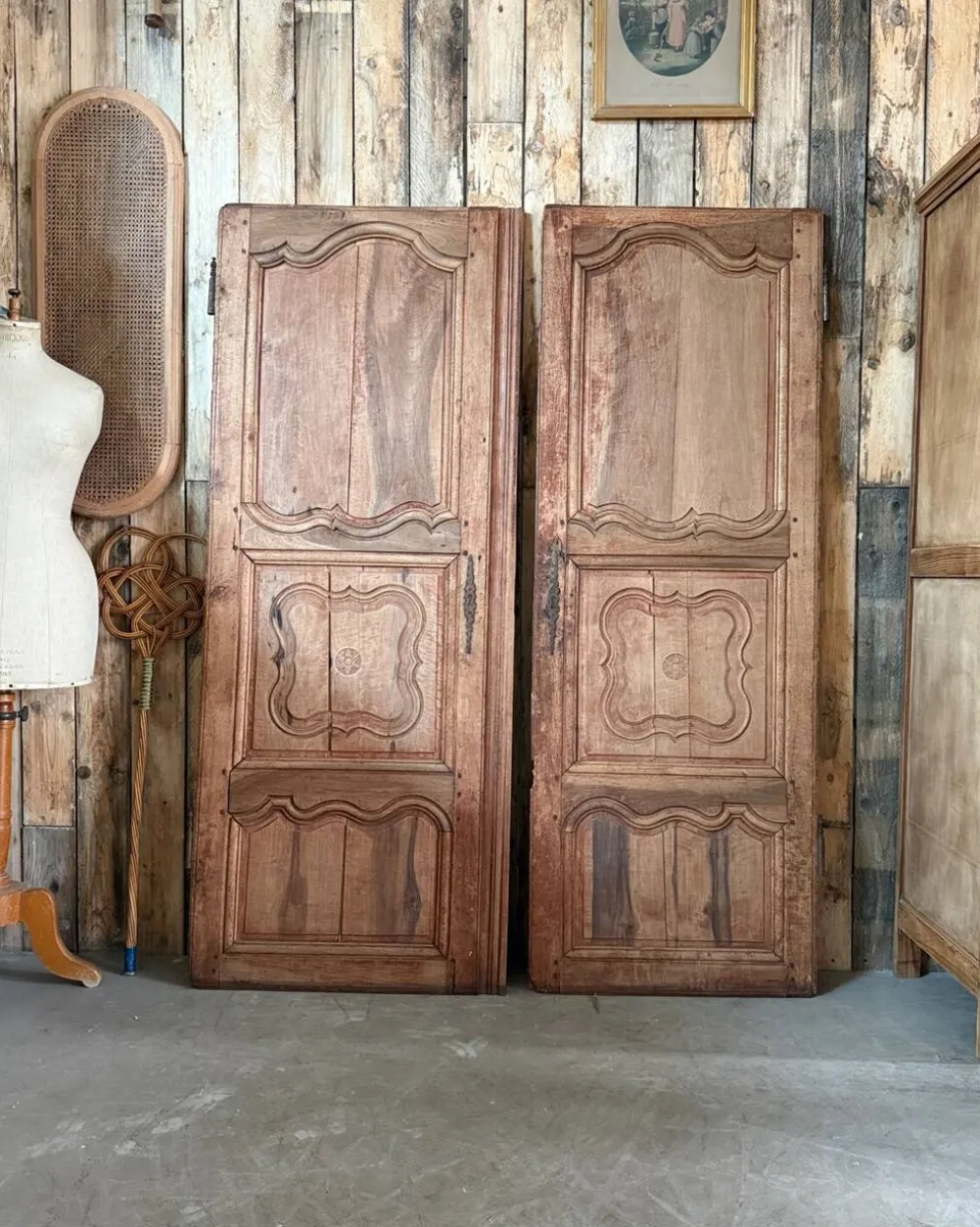 Paire de portes d’armoire anciennes