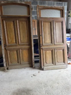 Paire de portes d'entrée en chêne massif, XIXe