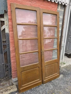 Paire de portes de séparation anciennes, verres biseautés