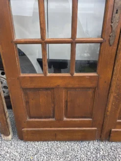 Paire de portes de séparation en chêne petits carreaux XXe