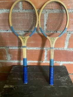Paire de raquettes de tennis anciennes Majestic en bois, années 50