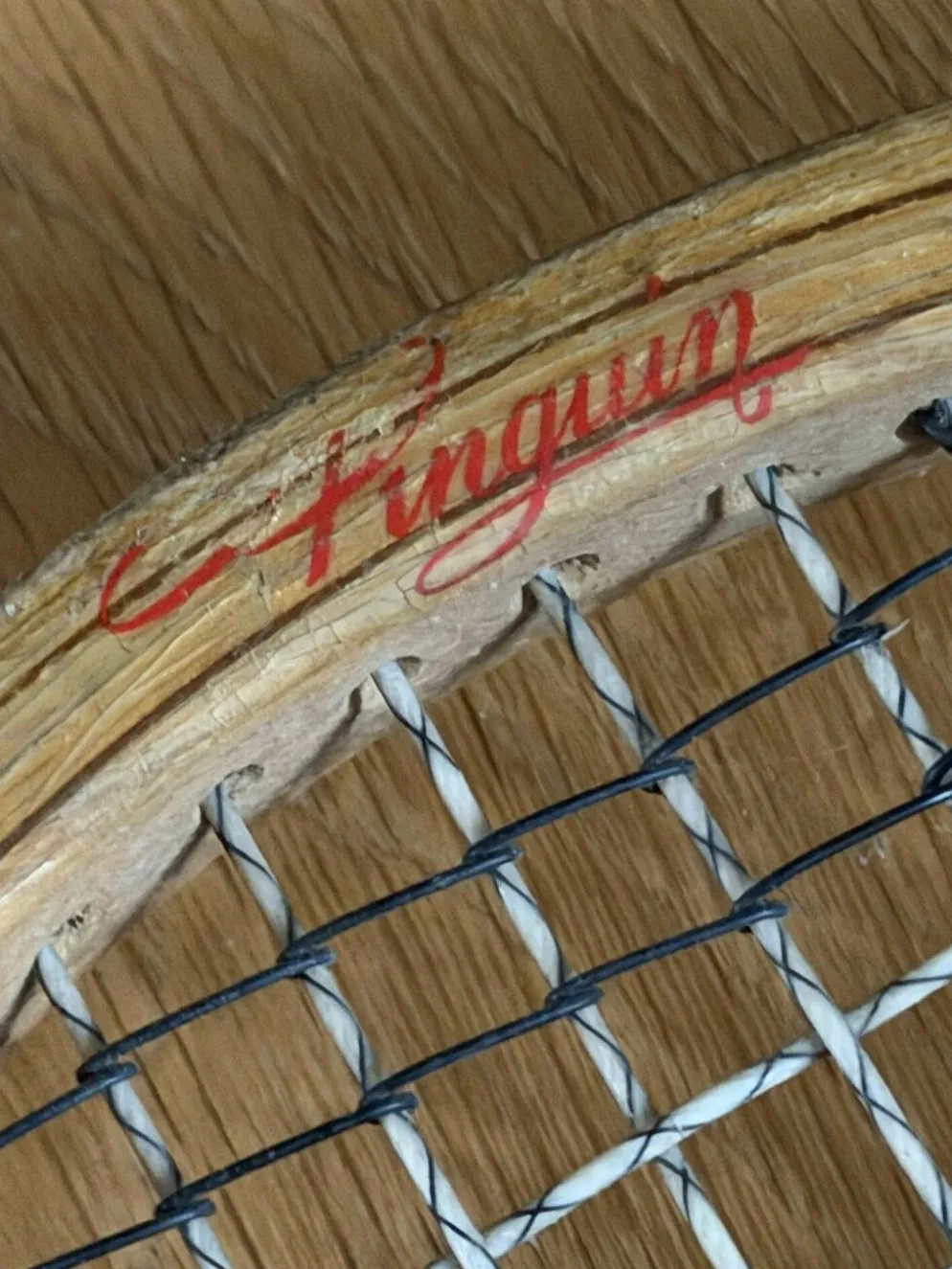 Paire de raquettes vintage Pinguin 1960