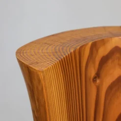 Paire de sculptures en pin par Ineke van Zuuren, années 1970