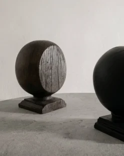 Paire de sculptures rondes vintage en bois noir et marron