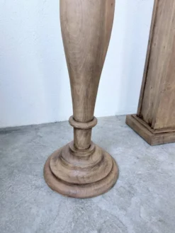 Paire de sellettes colonnes en bois 1950