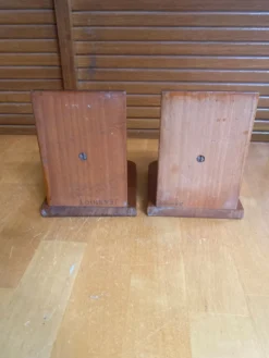 Paire de serre-livres anciens Art déco en bois, France