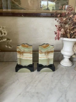 Paire de serre-livres Art déco onyx et marbre