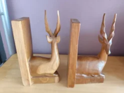 Paire de serre-livres cerfs vintage en chêne massif