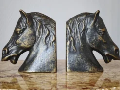 Paire de serre-livres en bronze – Chevaux Art déco