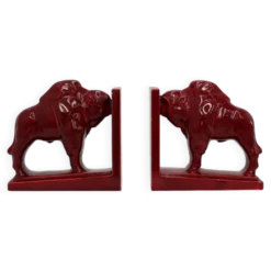 Paire de serre-livres en céramique émaillée rouge en forme de bœuf Bison de style Art Déco, Belgique