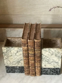 Paire de serre-livres en marbre Art déco