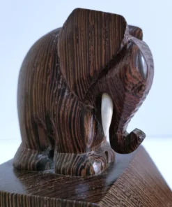 Paire de serre-livres éléphants stylisés bois massif