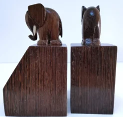 Paire de serre-livres éléphants stylisés bois massif