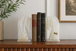 Paire de serre-livres vintage en onyx blanc – Têtes de cheval