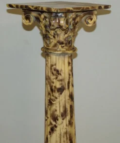 Paire de socles de pilier corinthien sculptés à la main
