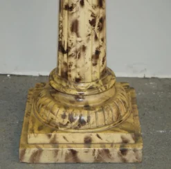 Paire de socles de pilier corinthien sculptés à la main