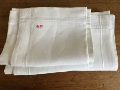 Paire de taies d'oreiller de trousseau 1960 en lin métis linge ancien neuf