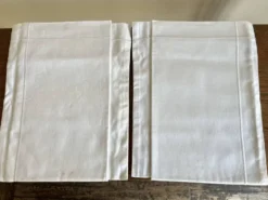 Paire de taies d'oreiller de trousseau 1960 en lin métis linge ancien neuf