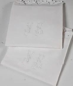 paire de taies d'oreiller monogrammées VE