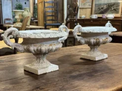 Paire de vases médicis en fonte XIXème