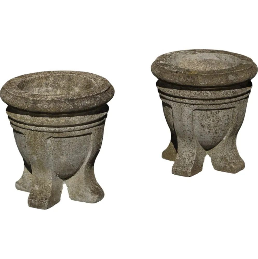 Paire d'urnes de jardin / Jardinières en pierre moulée du milieu du siècle dernier, années 1950
