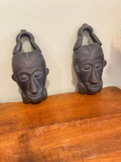 Paire masques ethniques