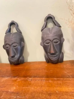 Paire masques ethniques