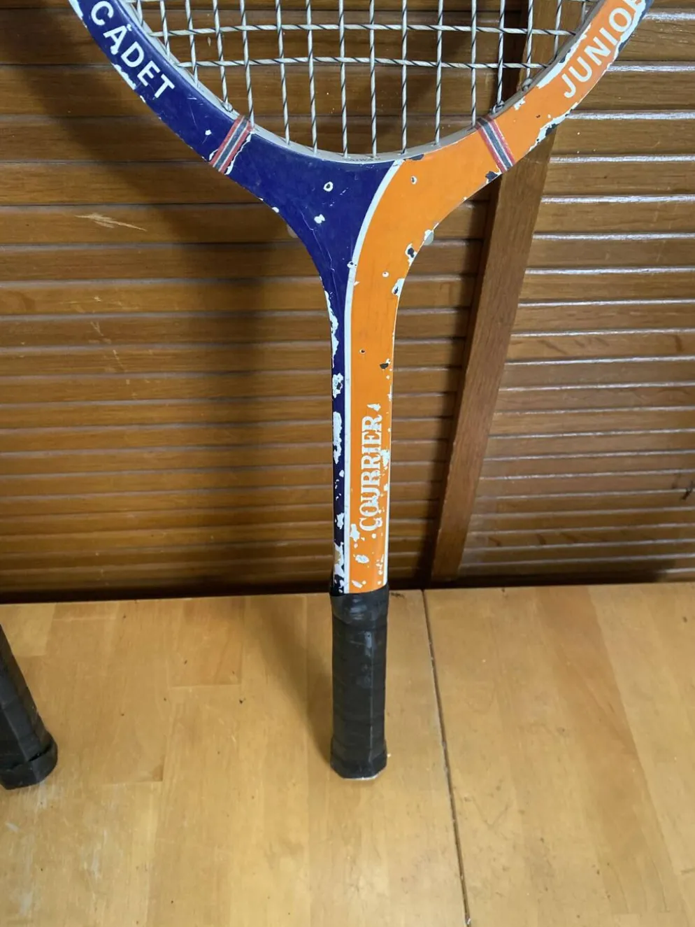Paire raquette tennis ancienne courrier cadet junior bois sport vintag