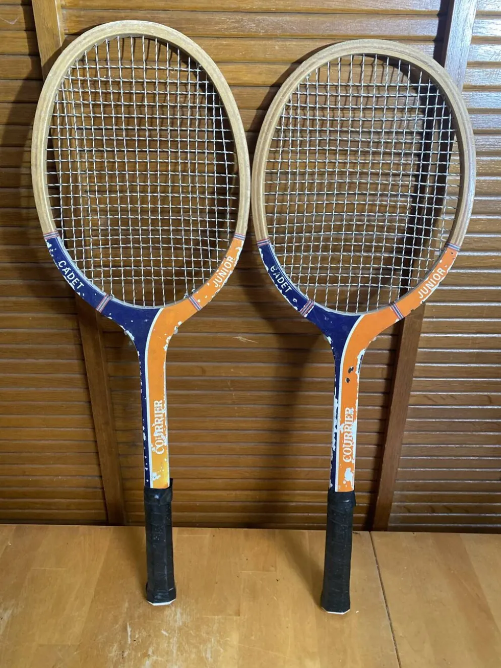 Paire raquette tennis ancienne courrier cadet junior bois sport vintag