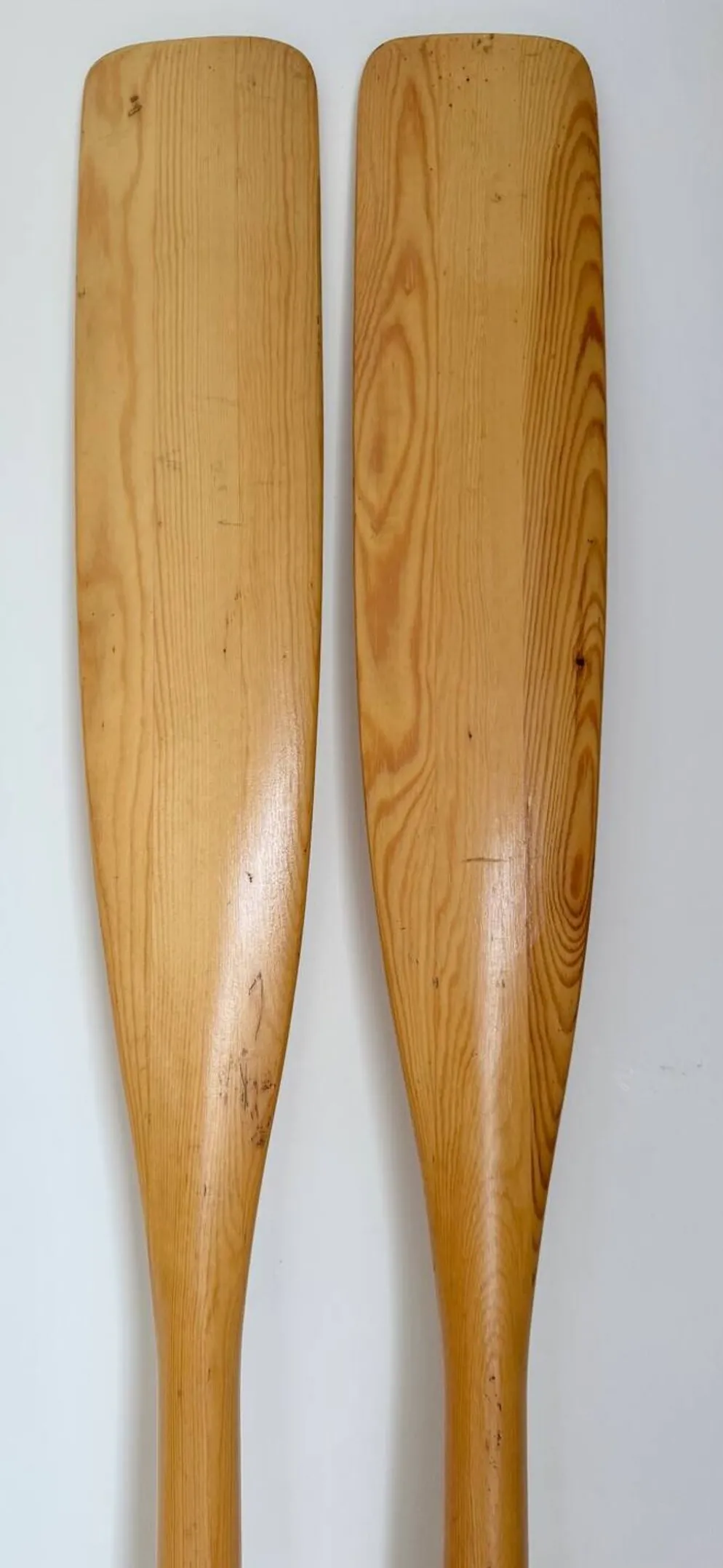 Paires de pagaies en bois