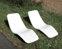 Paire transat chaise longue de Charles Zublena en fibre de verre, années 60