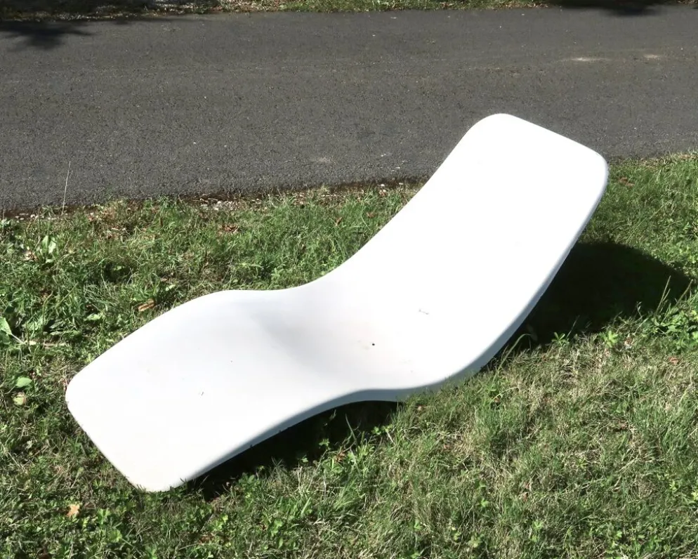 Paire transat chaise longue de Charles Zublena en fibre de verre, années 60