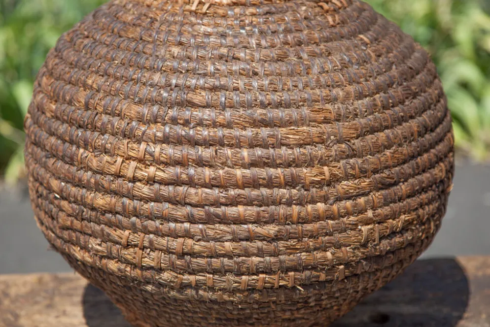 Panier ancien avec couvercle, bourgne paille et ronce, panier tressé, décoration intérieur