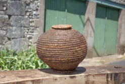 Panier ancien avec couvercle, bourgne paille et ronce, panier tressé, décoration intérieur
