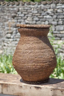 Panier ancien, bourgne paille et ronce avec couvercle, panier tressé