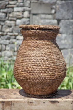 Panier ancien, bourgne paille et ronce avec couvercle, panier tressé