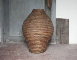 Panier ancien, bourgne paille et ronce, panier tressé, décoration intérieur
