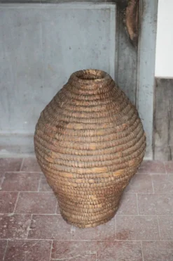 Panier ancien, bourgne paille et ronce, panier tressé, décoration intérieur