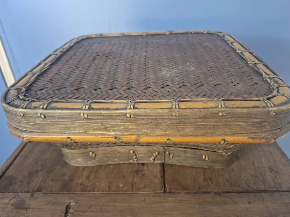 Panier chinois ancien en bambou tressé à couvercle — XIXe/XXe siècle