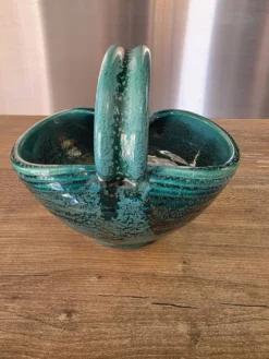 Panier céramique vintage Accolay turquoise Signé Tête de Taureau X.C