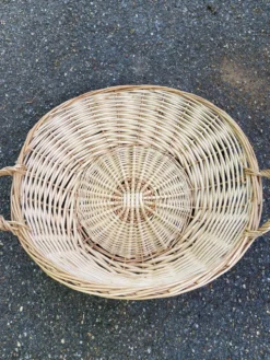 Panier de présentation rond en osier et rotin tressé