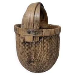 Panier de récolte asiatique ancien