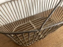 Panier de récolte en fer battu de campagne 1930