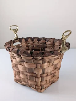 Panier en bois splint brutaliste et en laiton coulé de David Marshall, années 1970.