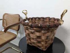 Panier en bois splint brutaliste et en laiton coulé de David Marshall, années 1970.